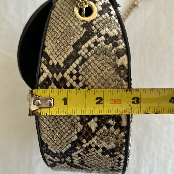 MANGO Crossbody Bag in snake Print - Picture 9 of 11